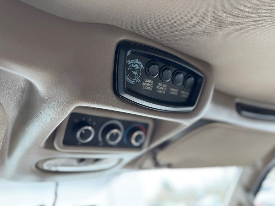 Fahrzeugabbildung Chevrolet Express 6.0 Explorer Limited XS-E 9-Sitzer Lang