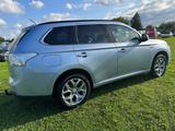 Mitsubishi Outlander PHEV Top 4WD - Mitsubishi Outlander mit Hybrid-Antrieb