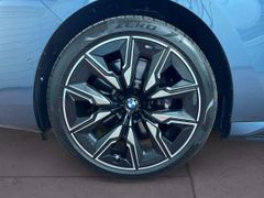 Fahrzeugabbildung BMW i7 xDrive M70 THEATRE EXECUTIVE LOUNGE B&W SKY