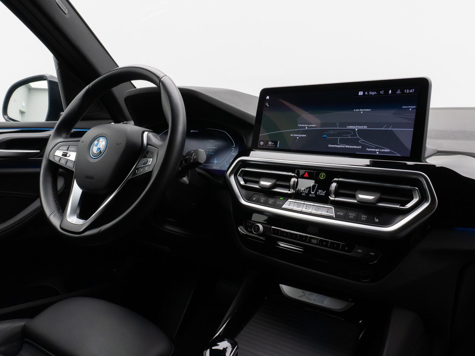 Fahrzeugabbildung BMW X3 xD30e Kamera HUD DAB HiFi Komfort Sport AHK