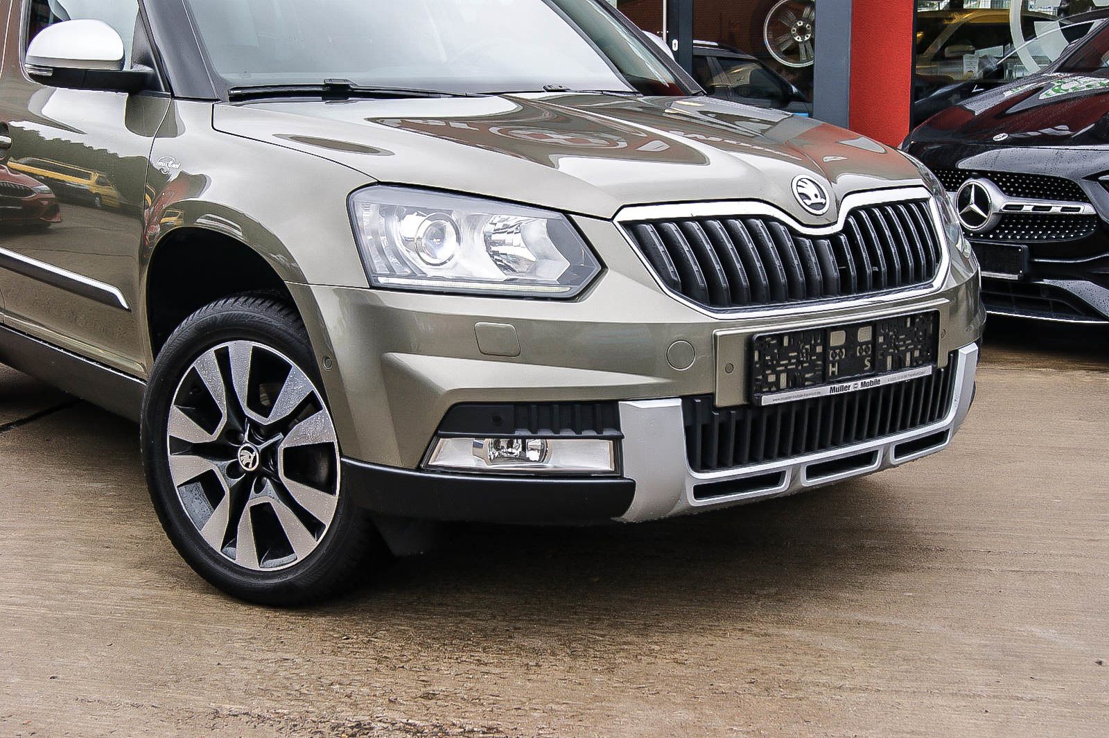 Fahrzeugabbildung SKODA Yeti 1.4TSI DSG L&K Outdoor XENON NAVI 1.HAND