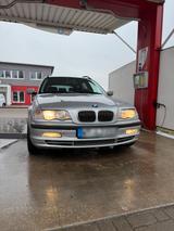 BMW E46 330i Touring - BMW 330 aus 2000: 330i
