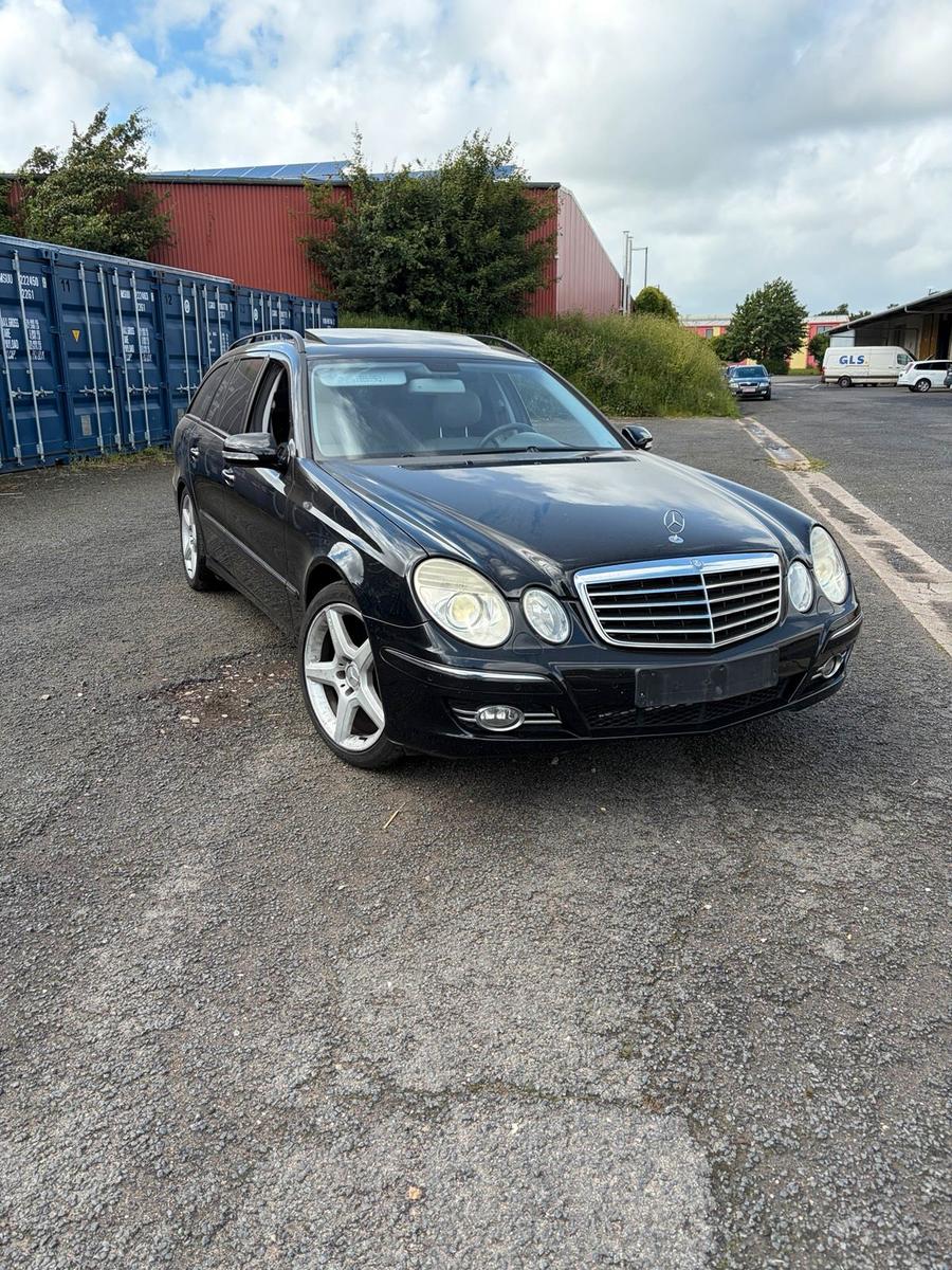 Mercedes-Benz E280 2007 — rear view