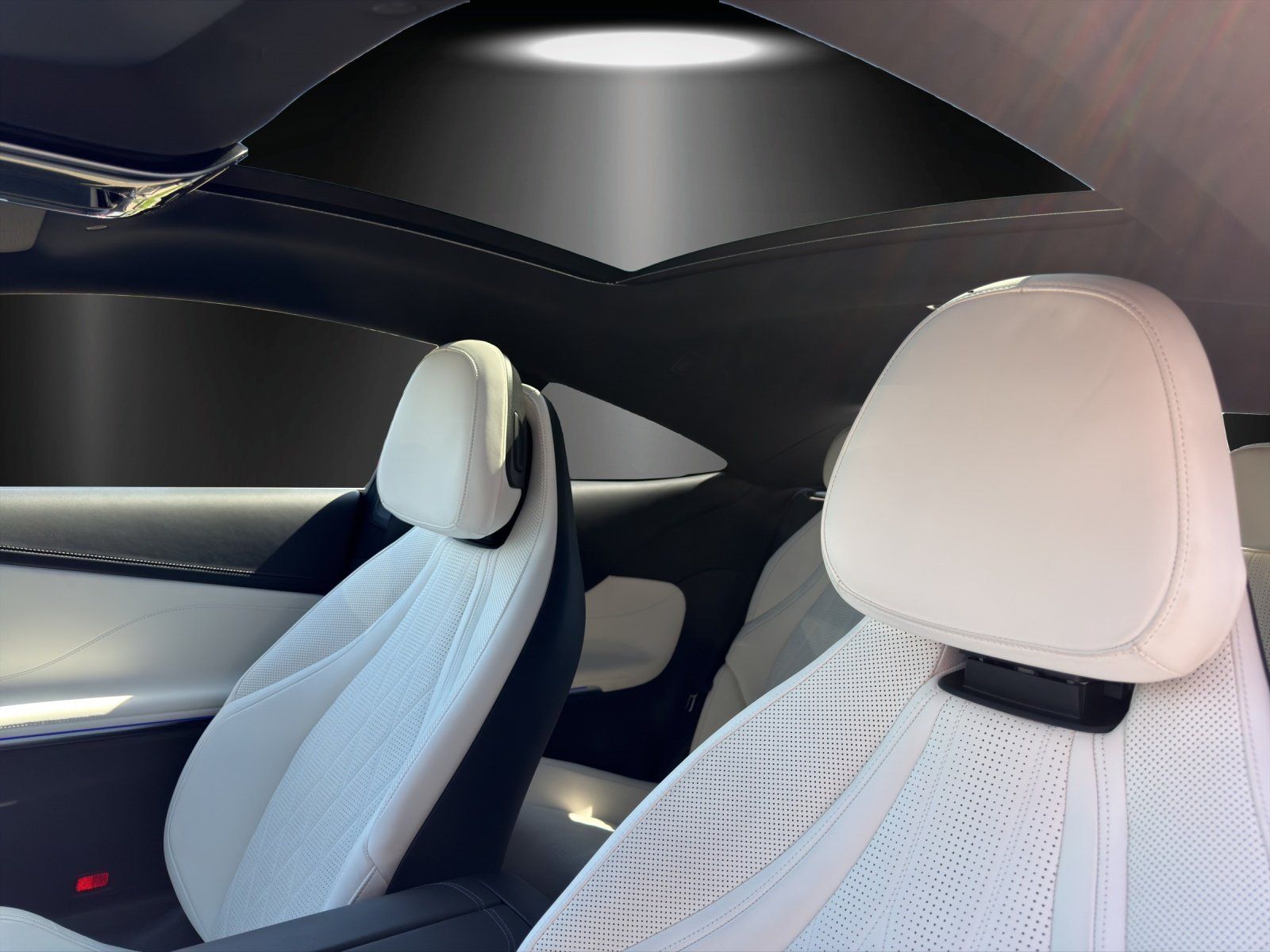 Fahrzeugabbildung Mercedes-Benz CLE450 AMG Prem+ DISTRO Massage HAL Carbon NAPPA