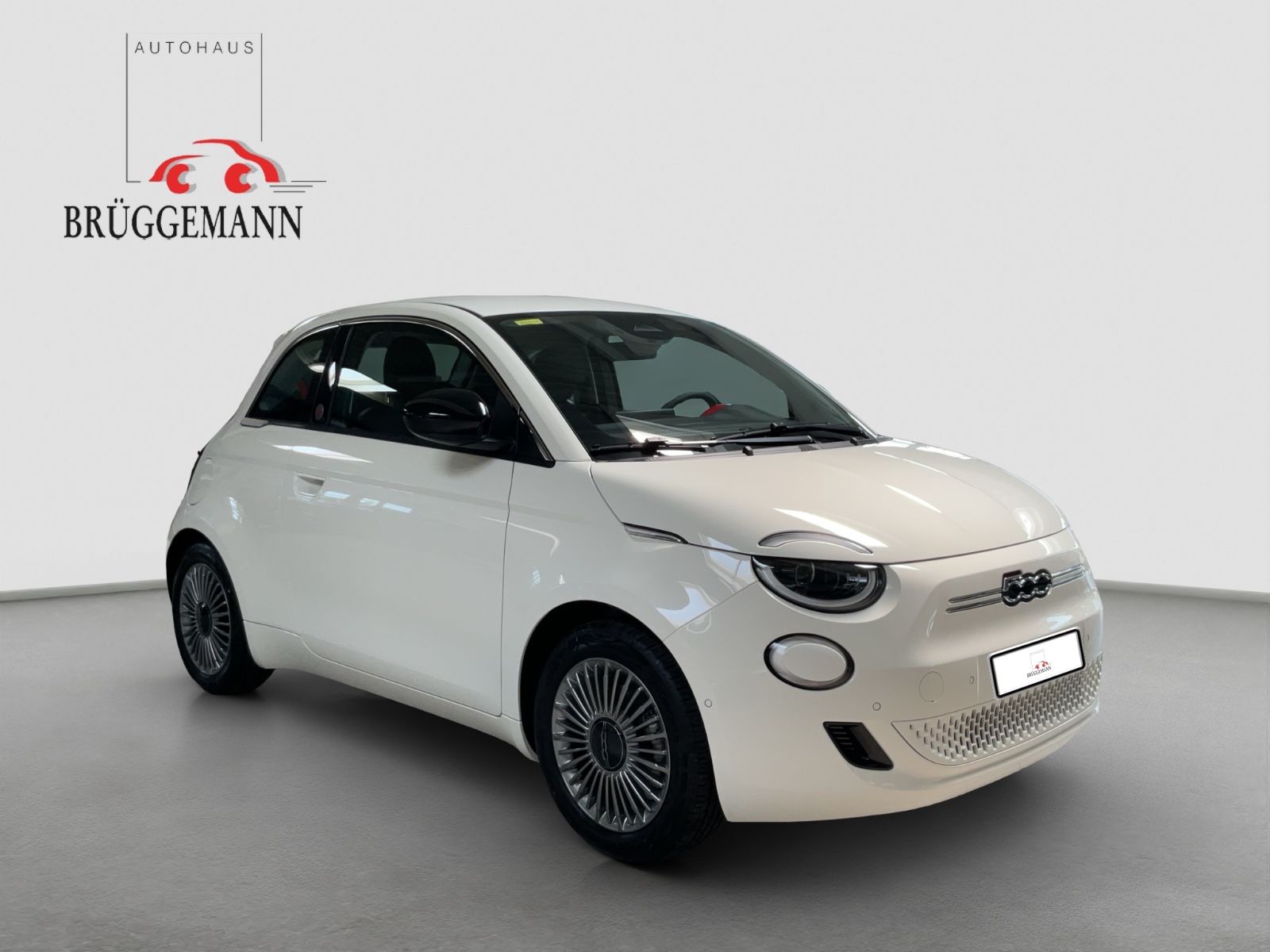 Fahrzeugabbildung Fiat 500e + Komfort Paket, Style Paket
