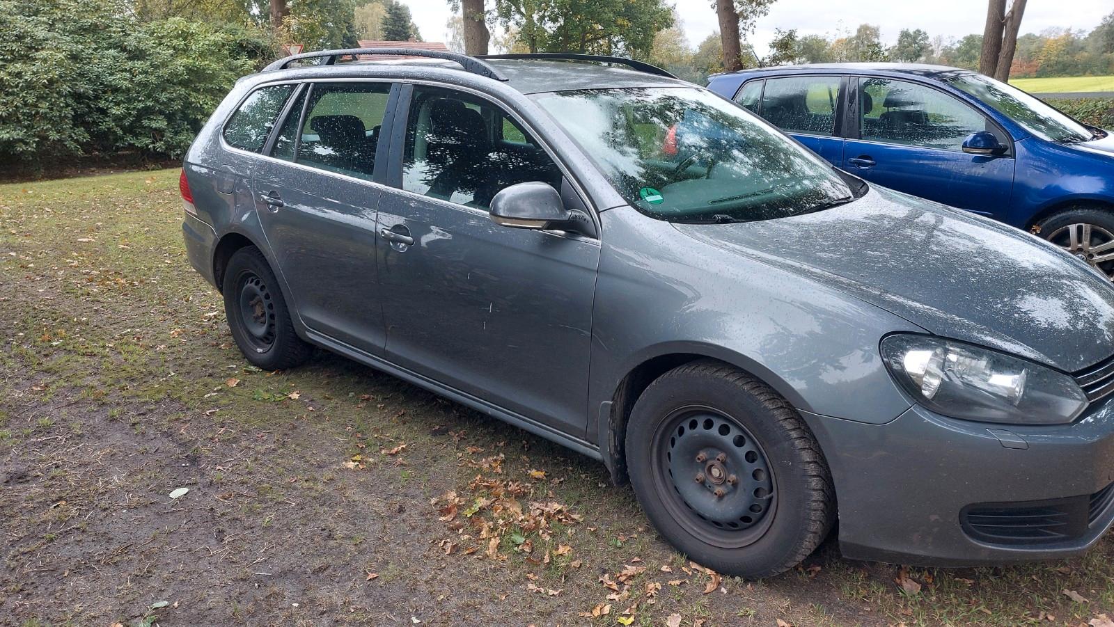 Volkswagen Golf 2012 — салон