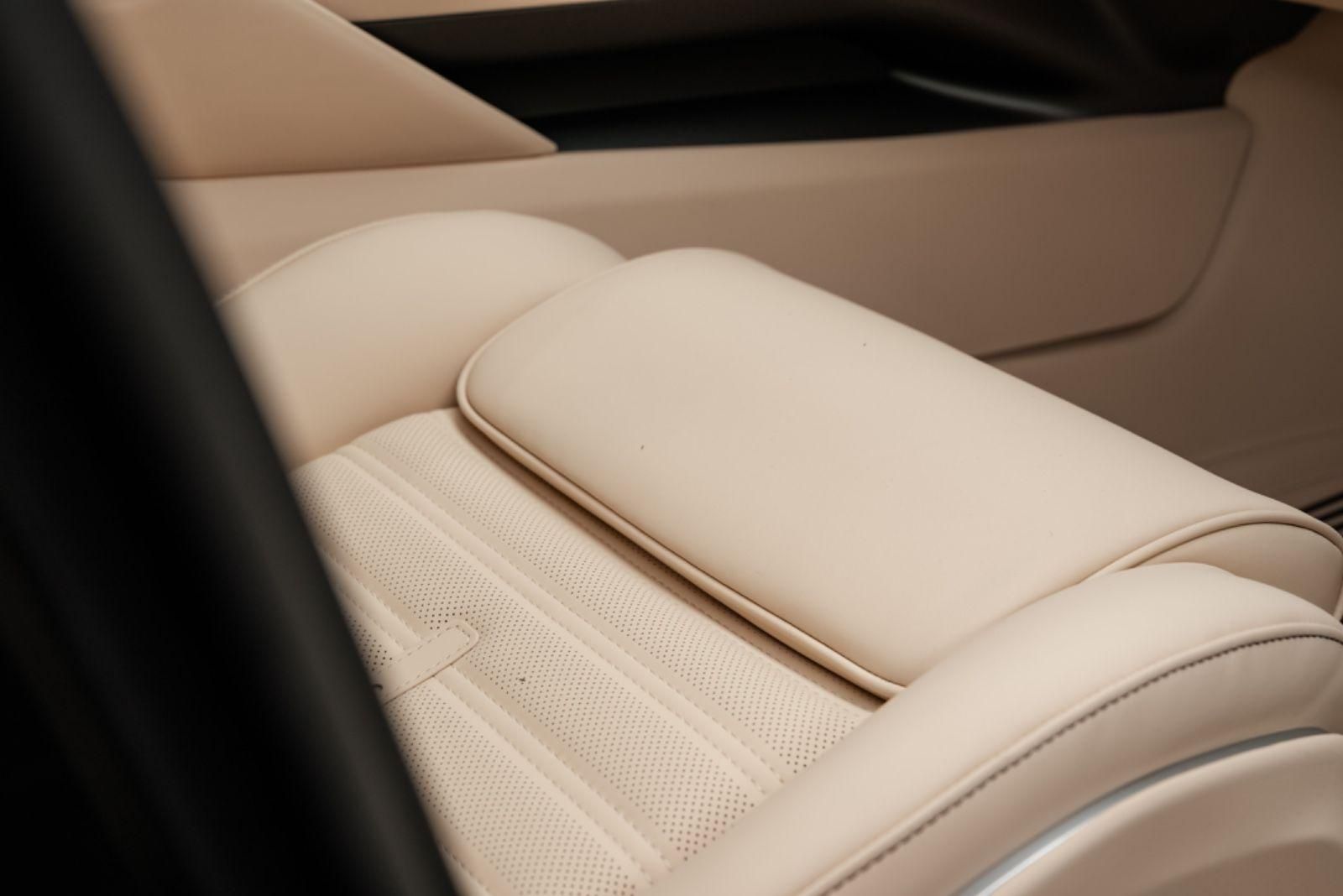 Fahrzeugabbildung Ferrari Purosangue V12 FULL CARBON/LIFT/MASSAGE/STOCK