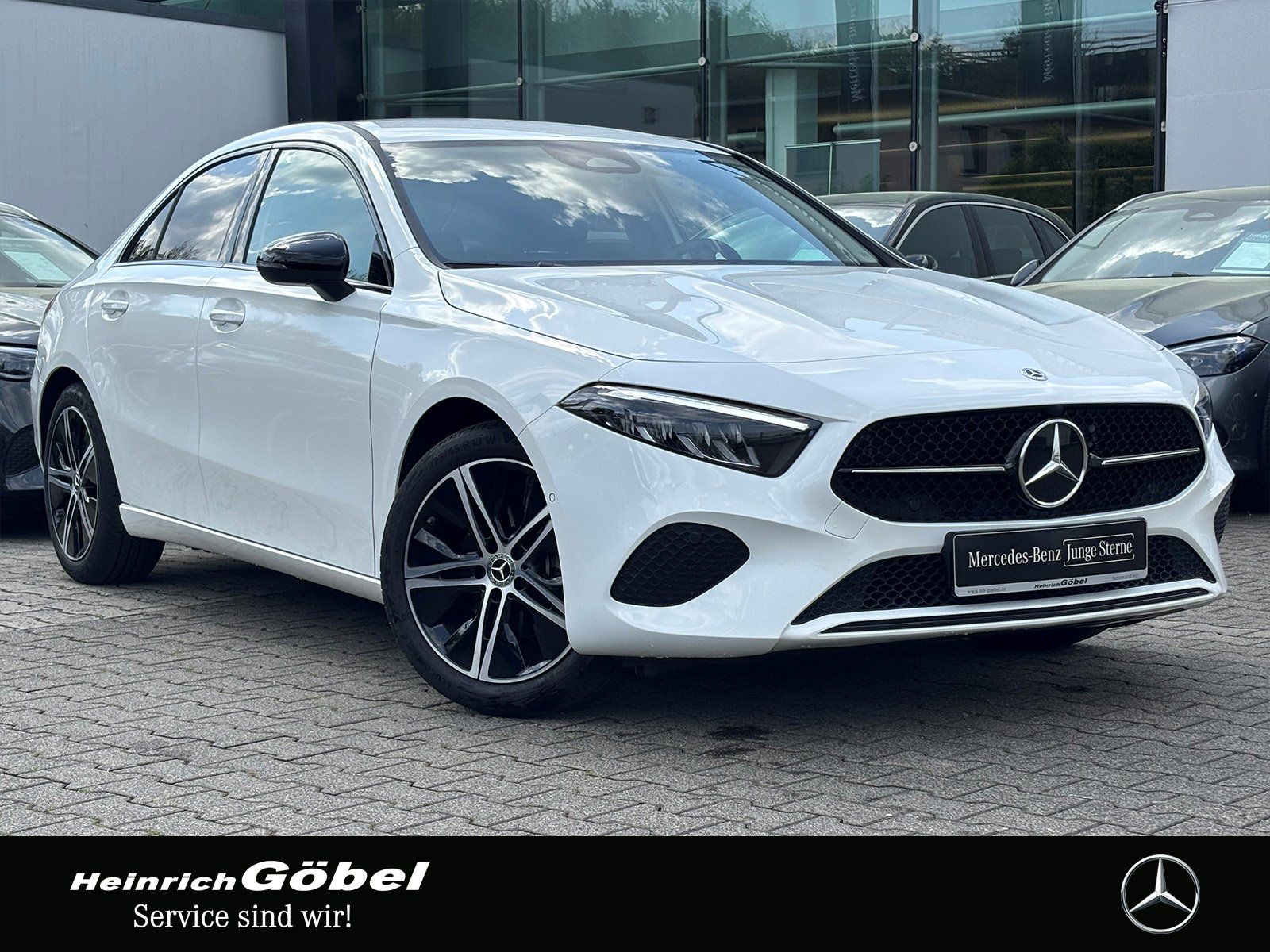 Fahrzeugabbildung Mercedes-Benz A 180 L PROGRESSIVE*APPLE-CARPLAY*KAMERA*NIGHTP*