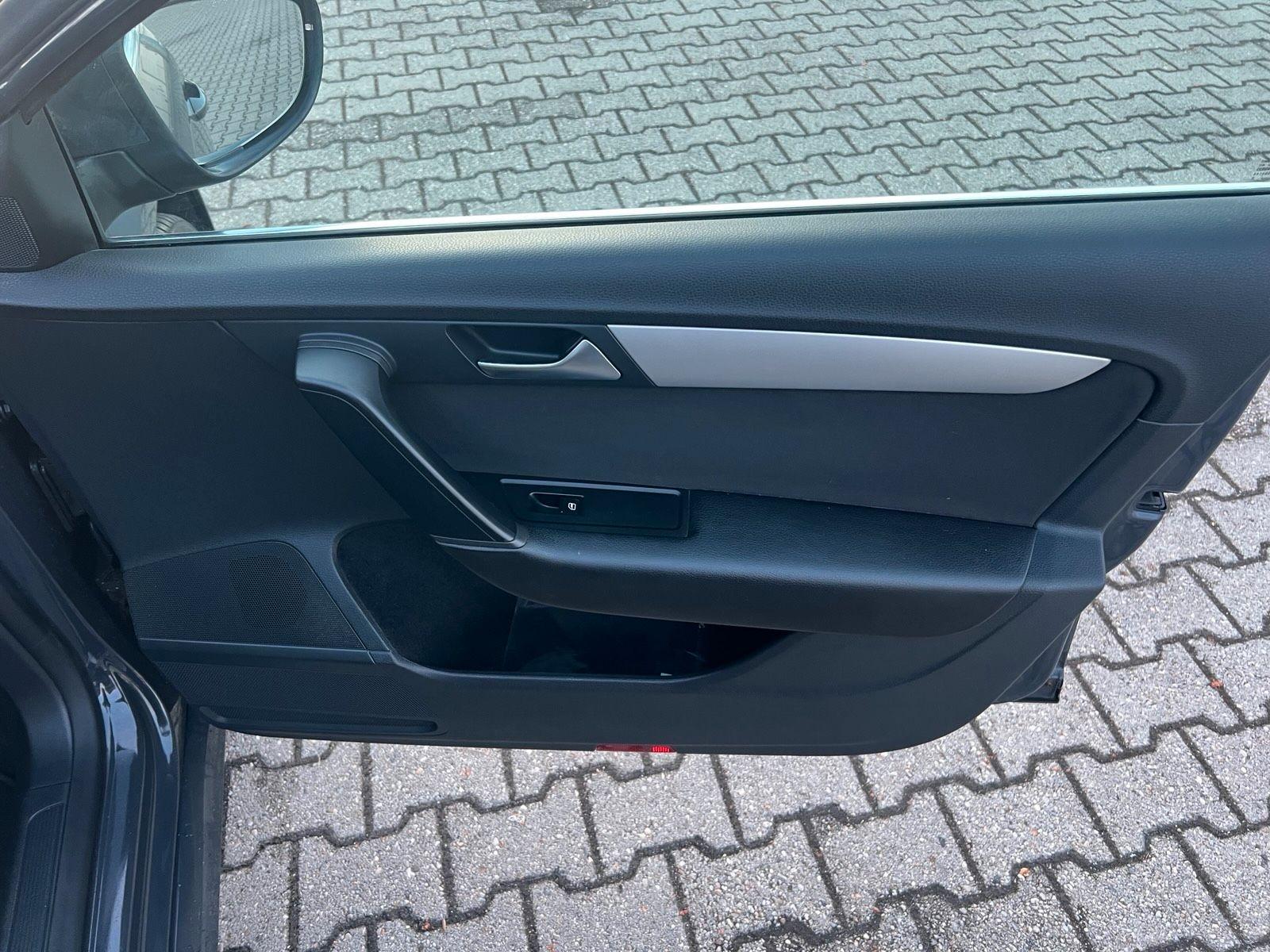 Volkswagen Passat 2012 — photo 12