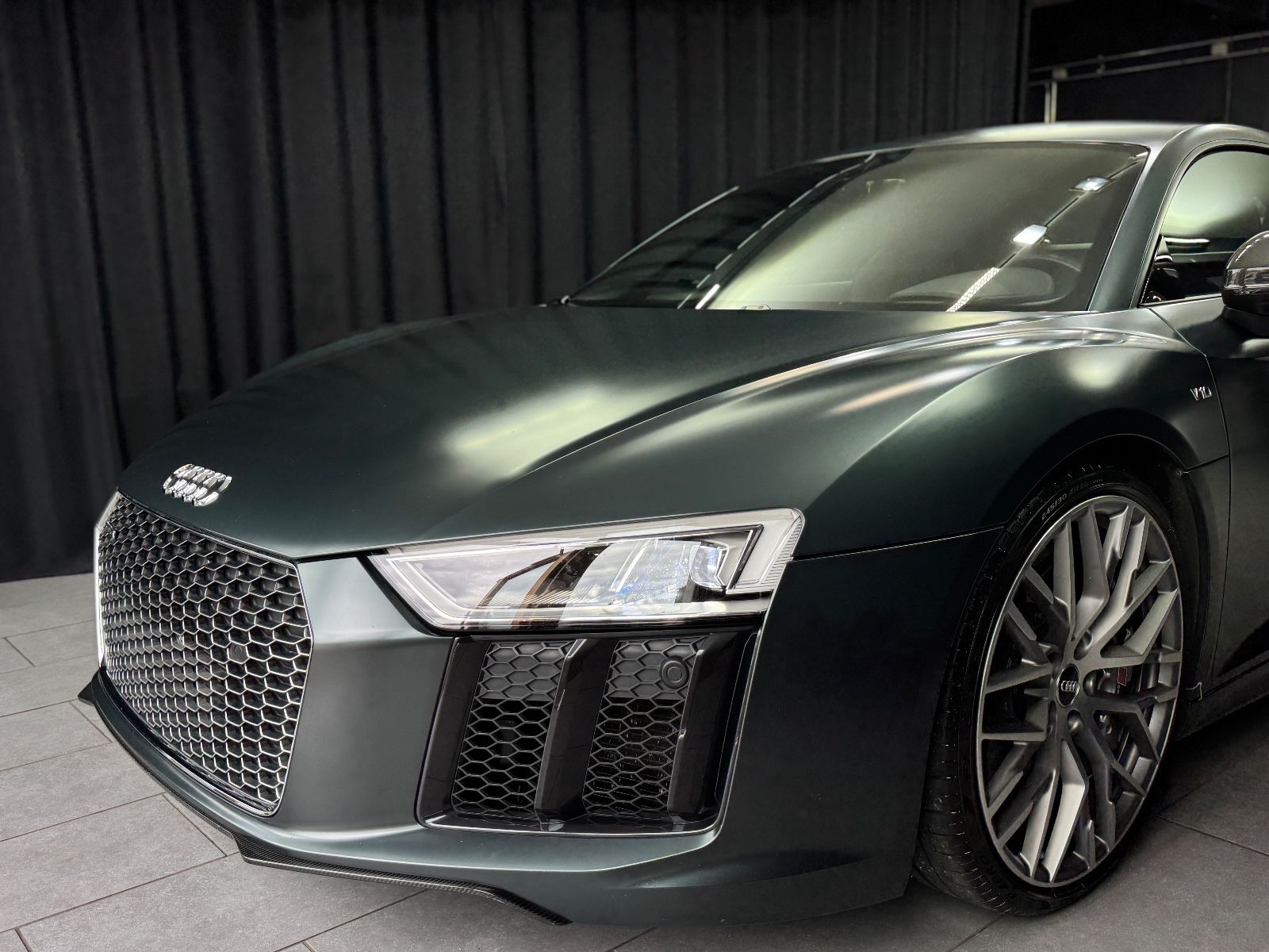 Fahrzeugabbildung Audi R8 Coupe 5.2 FSI V10 plus|CARBON|VOLL