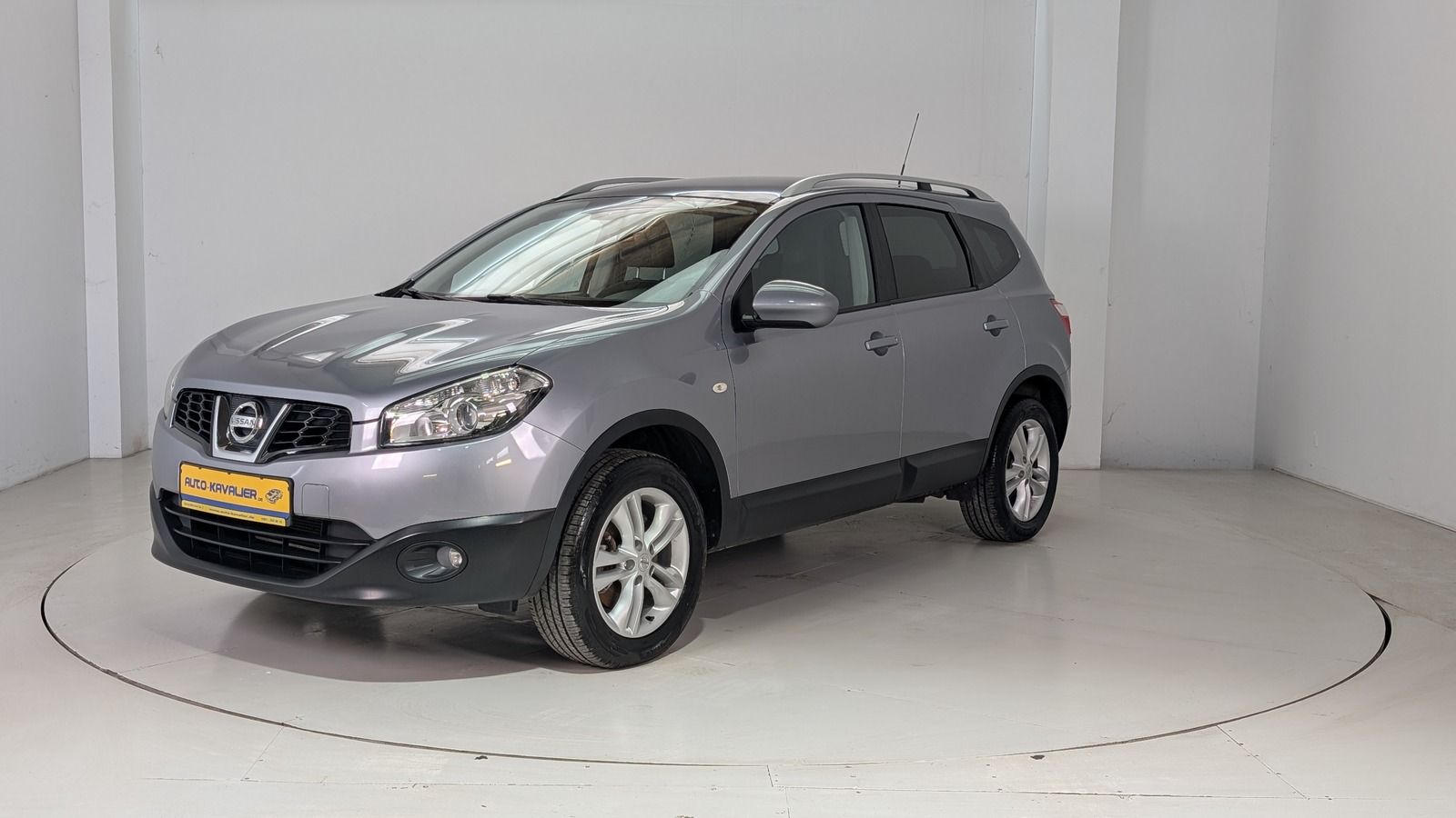 Fahrzeugabbildung Nissan Qashqai+2 2.0i 4x4 * AHK * Navi * Pano Acenta 7-