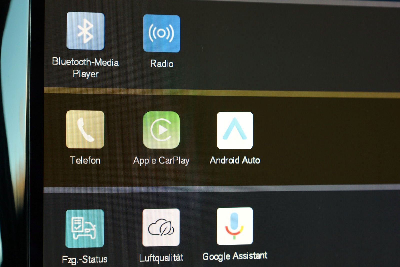 Fahrzeugabbildung Volvo XC60 Core B4 D,Navi,LED,4xSH,Kamera,Carplay,ACC