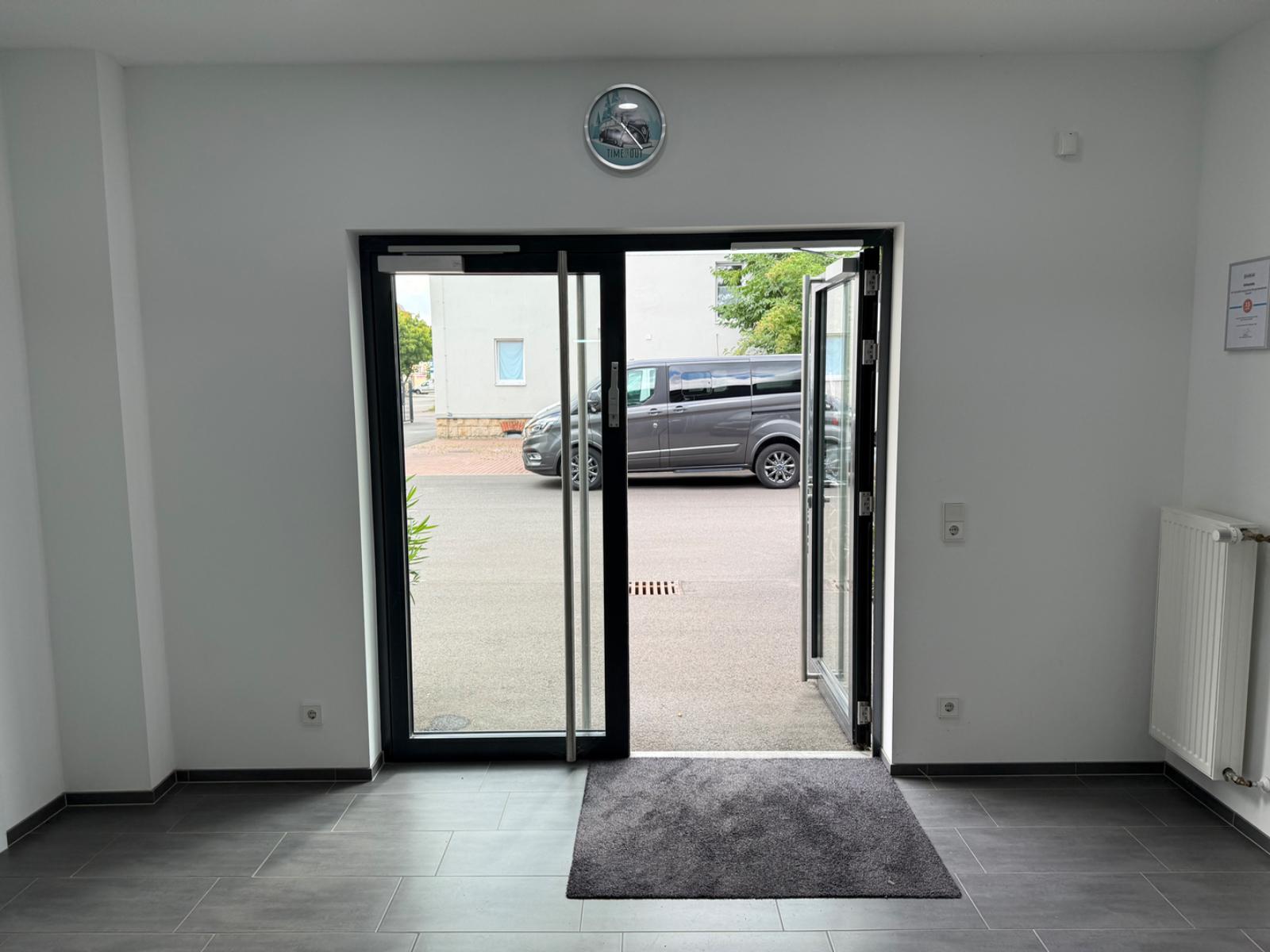 showroom-image-main