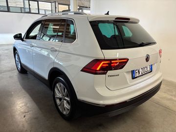 Volkswagen Tiguan - 2