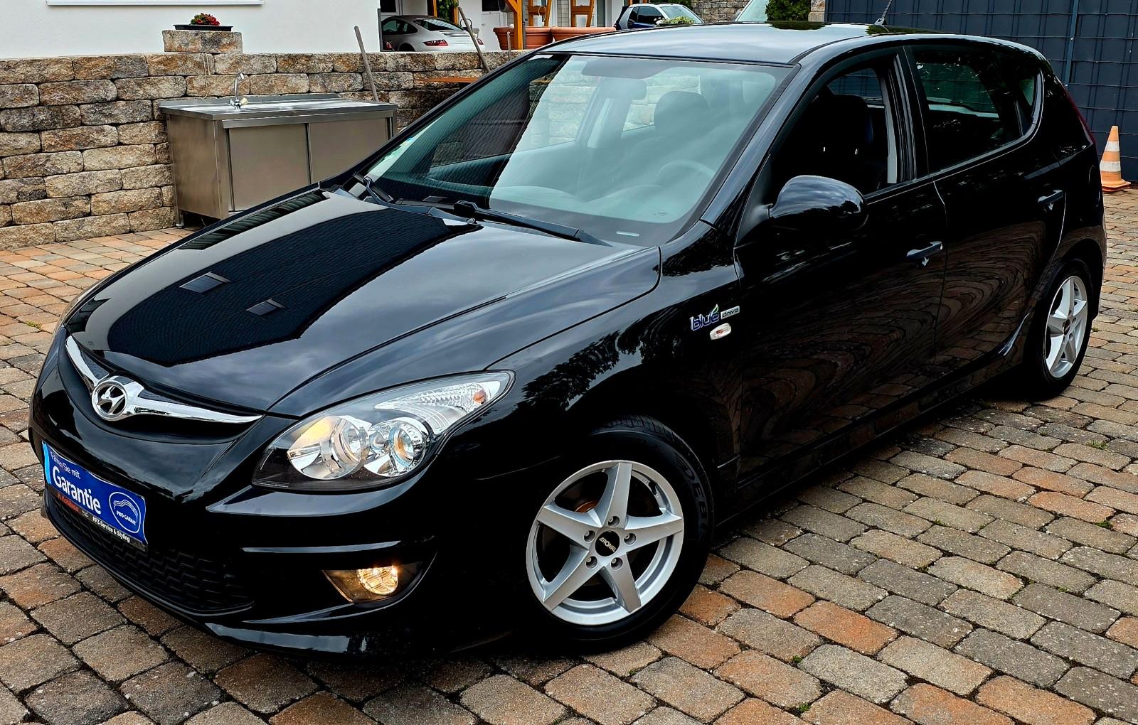 Hyundai i30 1.4 2. HAND BREMSEN/ SERVICE/ TÜV NEU