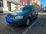 Volkswagen Touran 1.9 TDI / Automatik - Volkswagen Touran mit Diesel-Antrieb: Kleinbus, Automatik, 1.9