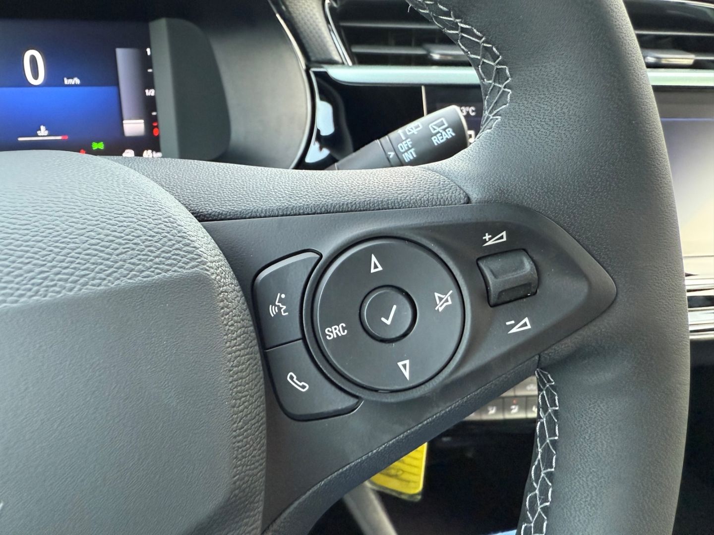 Fahrzeugabbildung Opel Corsa F YES SHZ+LHZ+Allwetter