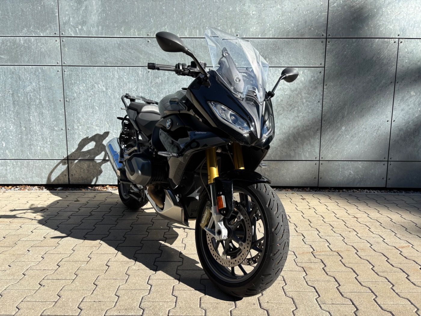 Fahrzeugabbildung BMW R 1250 RS Style Triple Black 3 Pakete Notruf