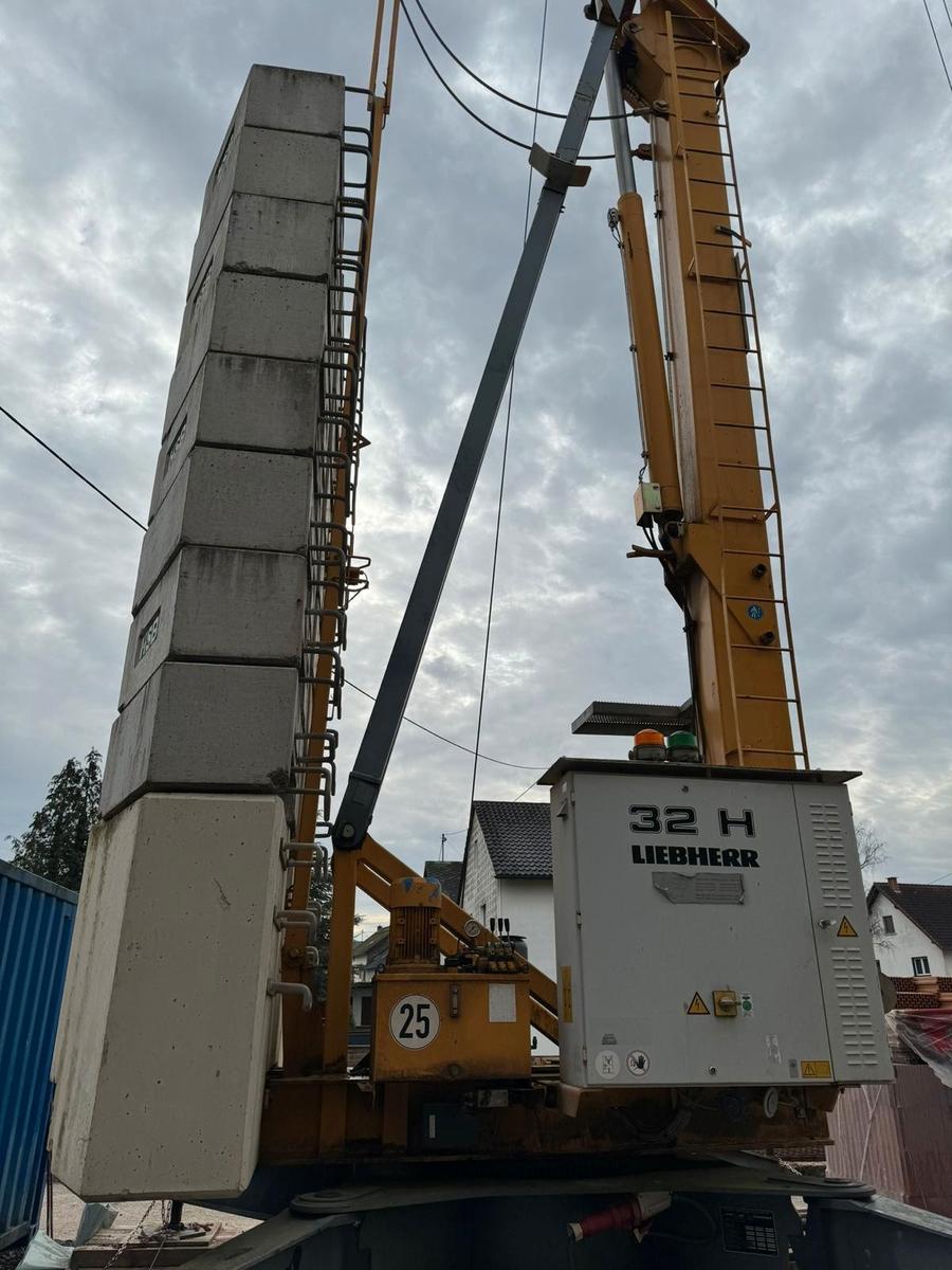 Liebherr 32H *FU / VLT / Service neu!* 34K