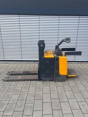 Jungheinrich ERD 220 --> Batterie aus 2019!