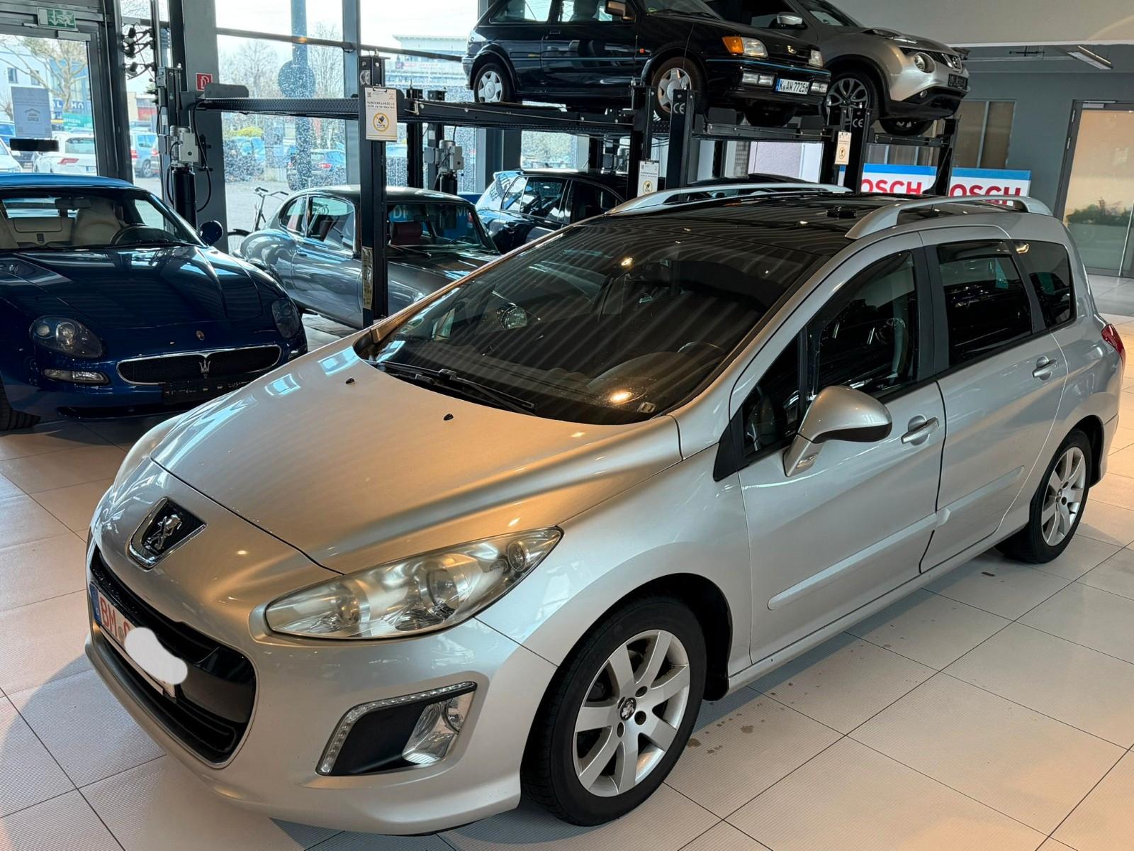 Peugeot 308 1.6 HDI SW"Automatik"NAVI"PANO"CAMERA"PDC