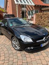 Mercedes-Benz SLK 200 CGI  BlueEFFICIENCY UNI SCHWARZ - Mercedes-Benz SLK 200: Blueefficiency
