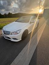 Mercedes-Benz  E 250 CGI BlueEFFICIENCY AMG Line, Unfallfrei - Mercedes-Benz E 250: Coupé, Cgi