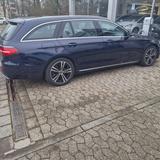 Mercedes-Benz E 220 d T Autom. - - Mercedes-Benz E 220 in Duisburg