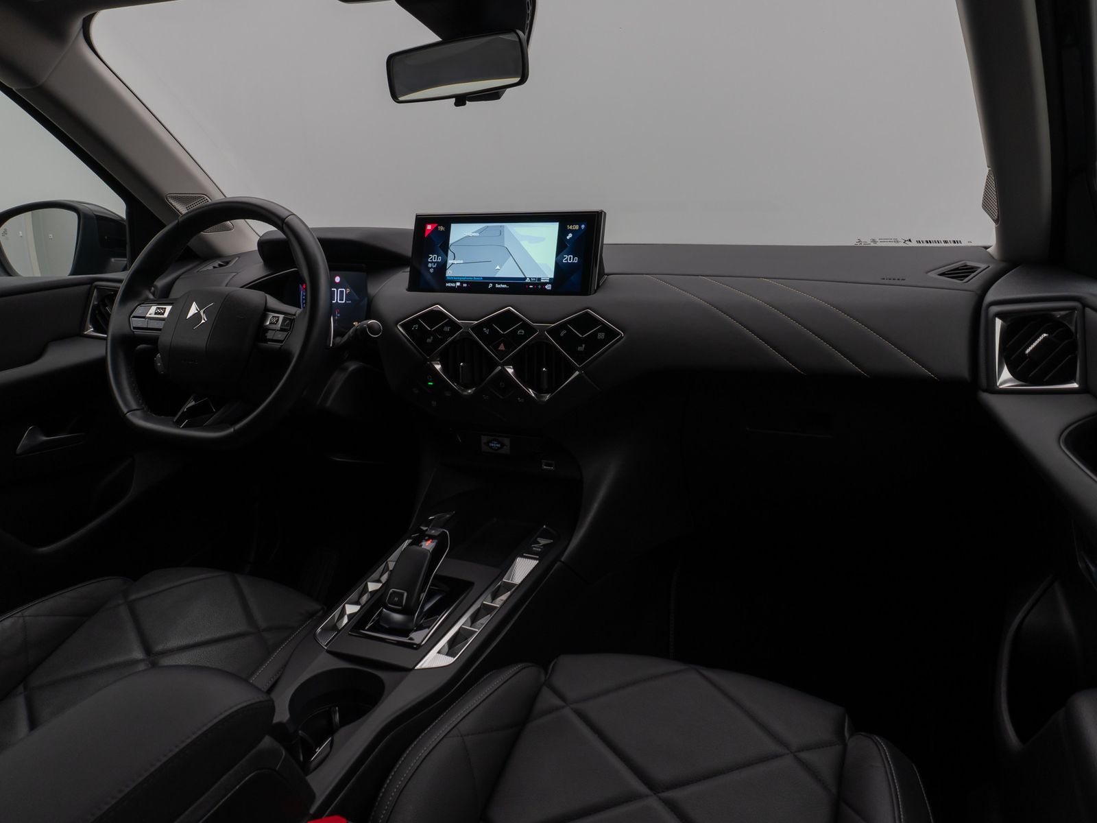 Fahrzeugabbildung DS Automobiles DS3 Crossback Faubourg Kamera Navi Sitzhzg