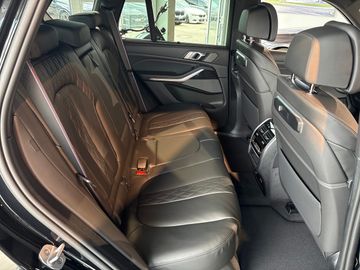 BMW X5 xDrive40d M Sportpaket HK HiFi DAB LED