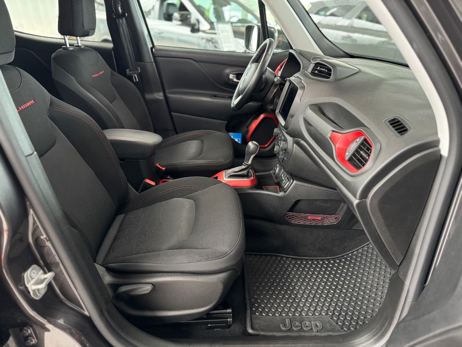 Fahrzeugabbildung Jeep Renegade 2.0D Trailhawk 4WD "AHK Navi Soundsys."