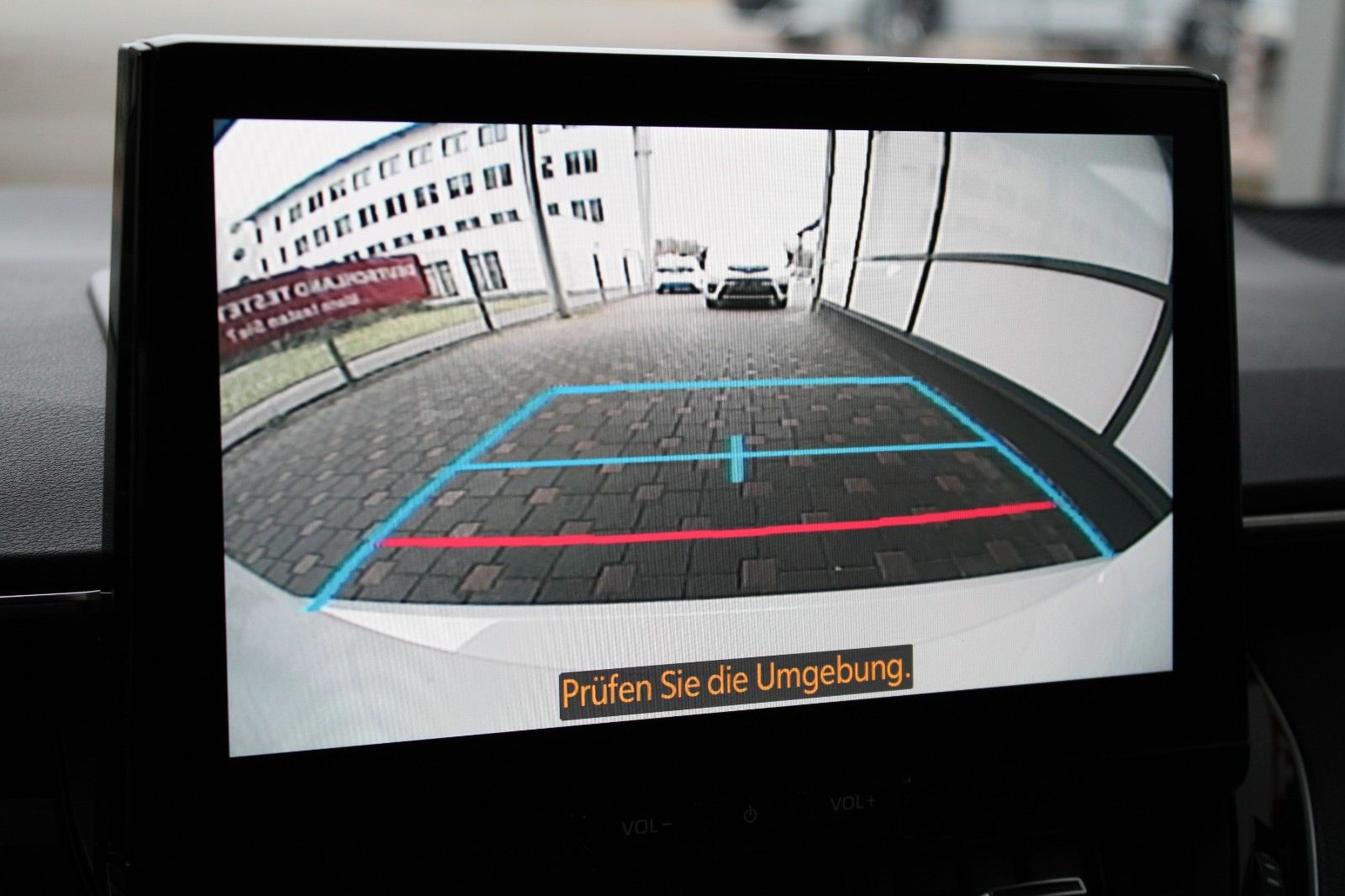 Fahrzeugabbildung Toyota Corolla 1.8 Hybrid Team D