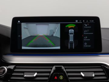 Fahrzeugabbildung BMW 520d Luxury Line Kamera HUD DAB AHK Alarm 19Zoll