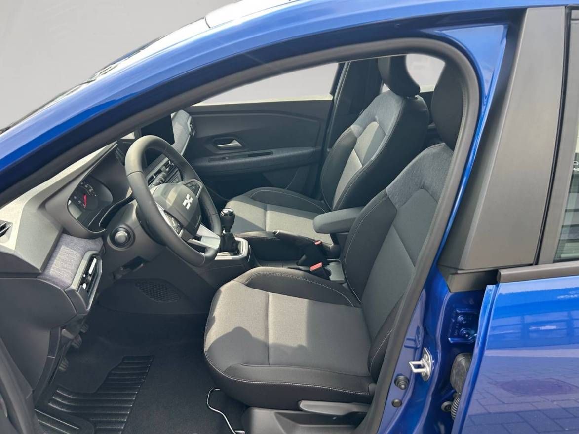 Fahrzeugabbildung Dacia Sandero Expression TCe 100