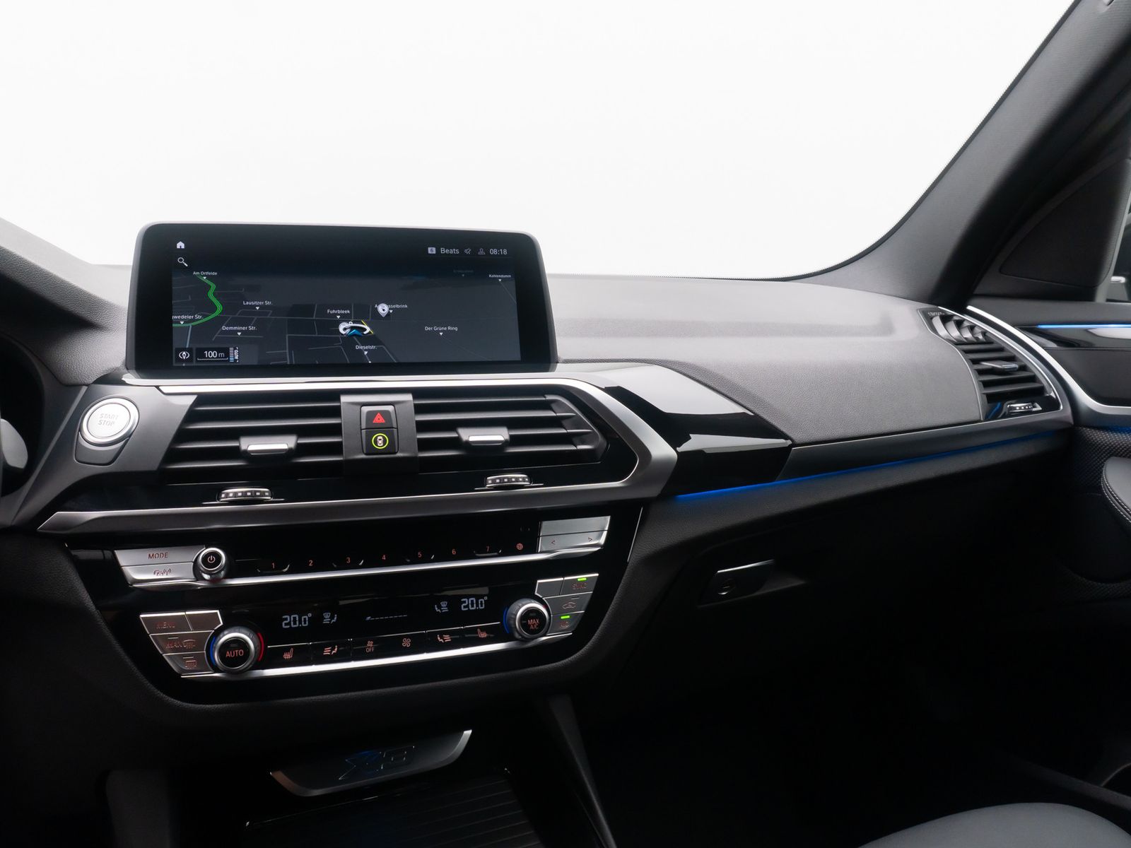 Fahrzeugabbildung BMW X3 xD30e xLine HUD DAB Kamera Alarm HiFi 19Zoll
