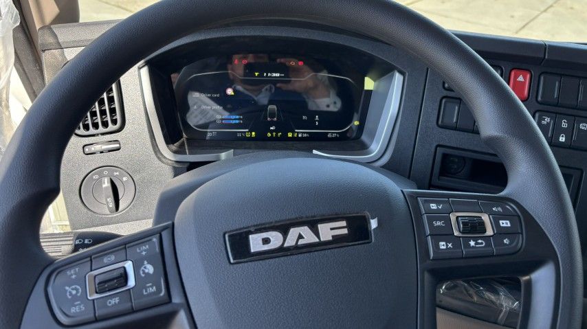 Fahrzeugabbildung DAF FA XB 260 12t Swing-Board-Aufbau