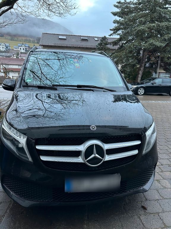 Image of Mercedes-Benz V 220