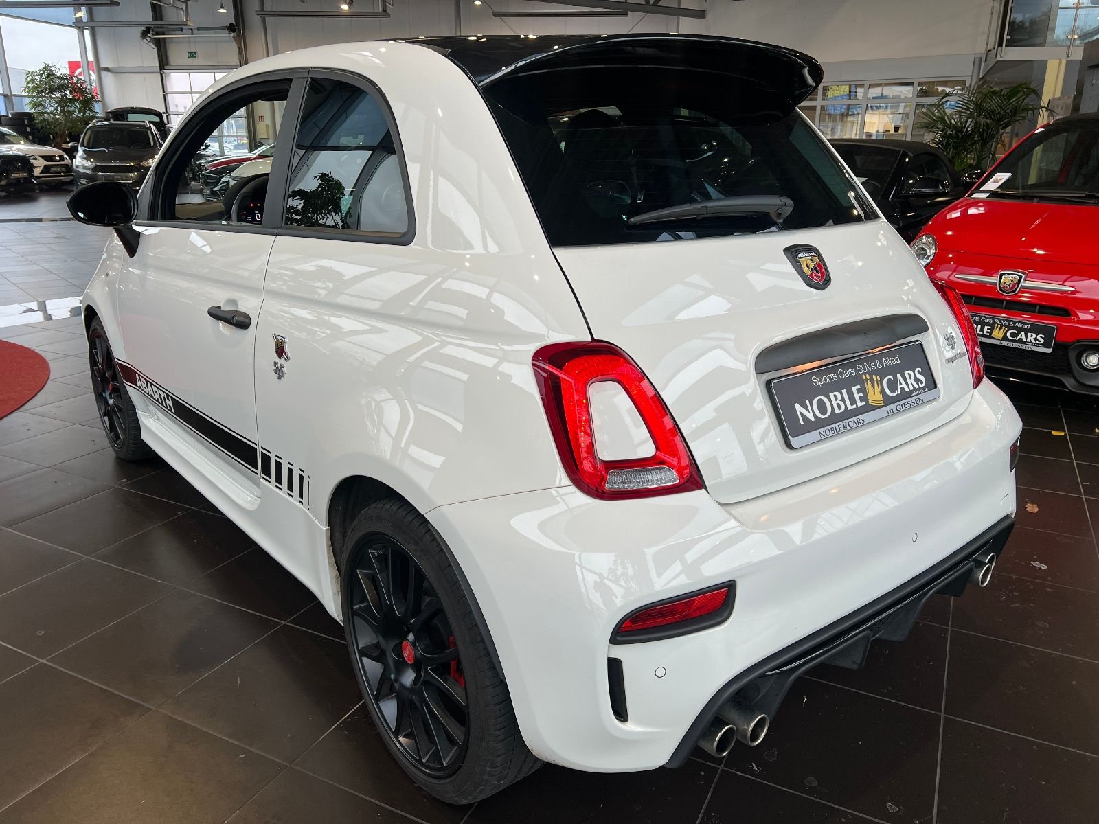 Fahrzeugabbildung Abarth 595 Competizione LEDER XENON NAVI ALU