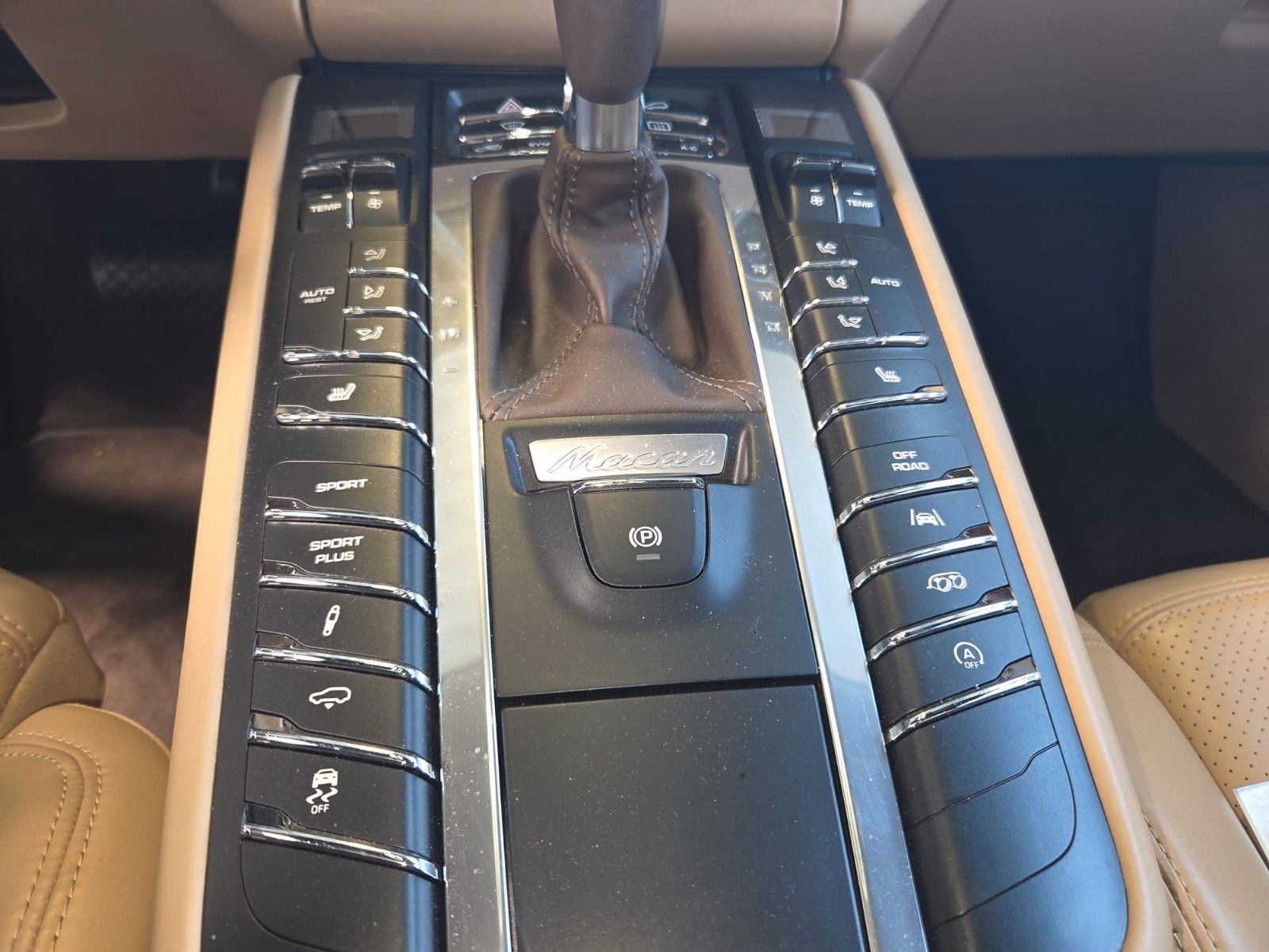 Fahrzeugabbildung Porsche Macan Turbo Scheckheft Porsche Leder exklusive