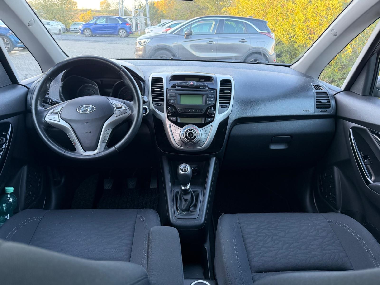 Hyundai ix20 2011 — photo 17