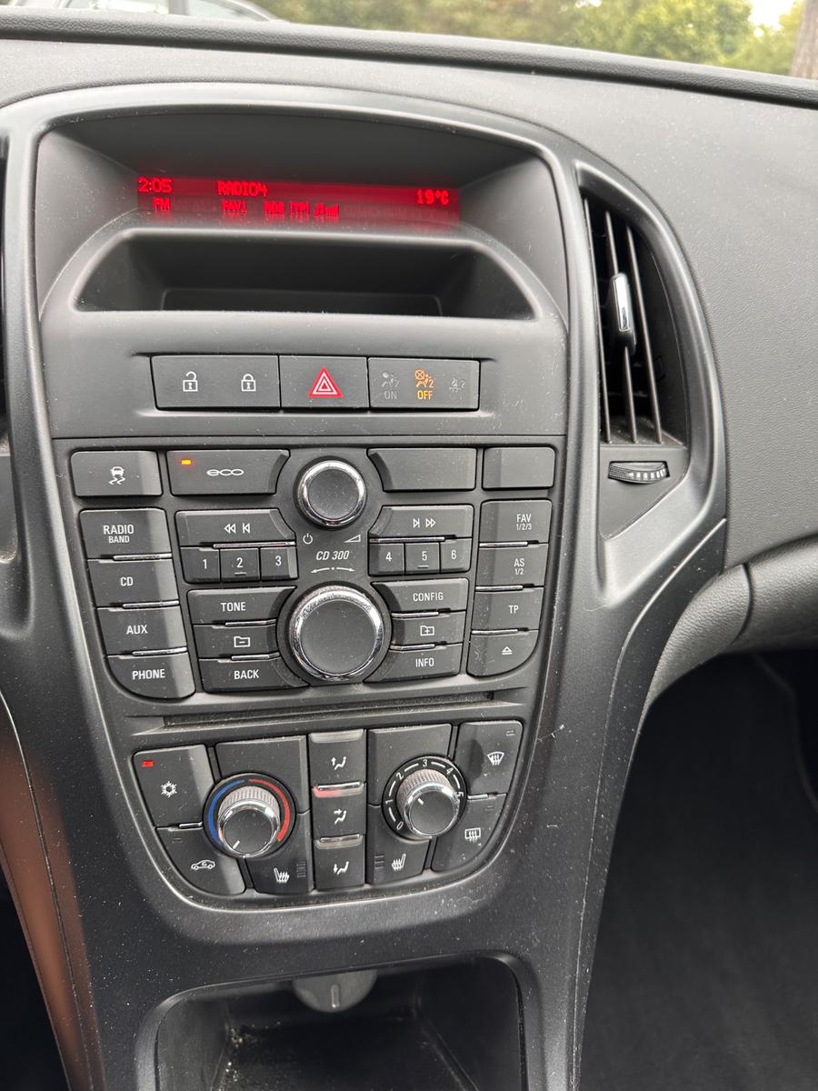 Opel Astra 2015 — photo 9