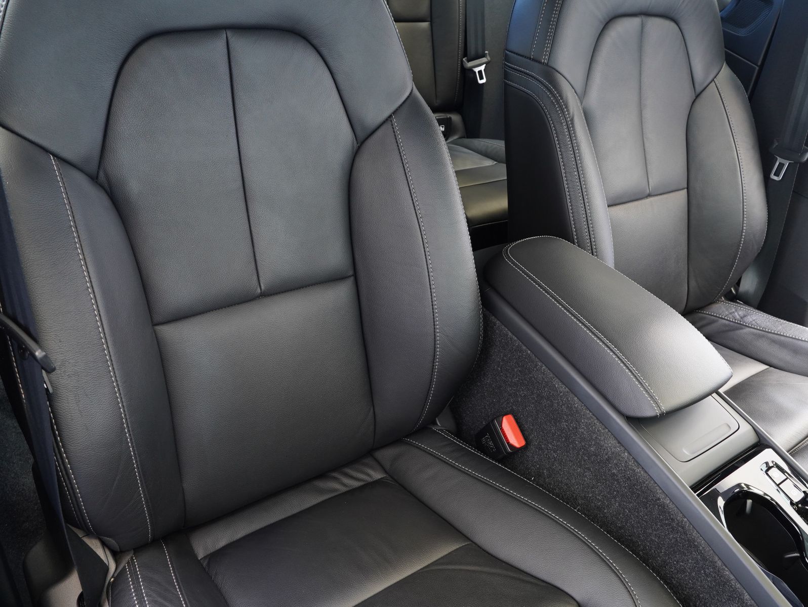 Fahrzeugabbildung Volvo XC40 B4 B Inscription LED/NAVI/ACC/LEDER/360°