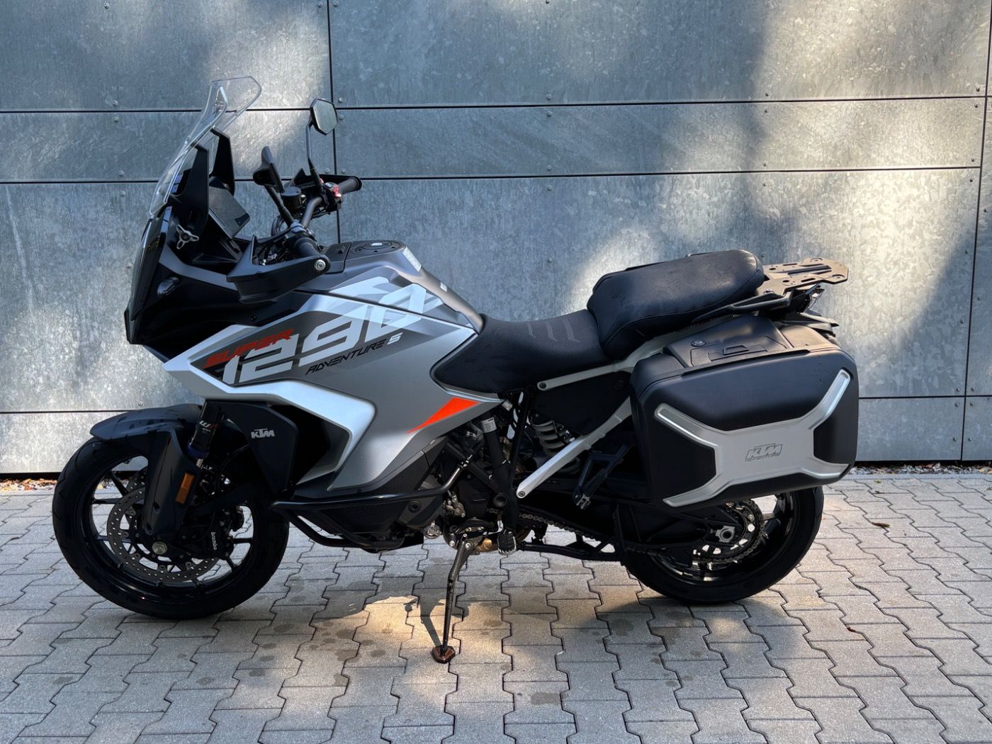 Fahrzeugabbildung KTM 1290 Super Adventure S Techpack Koffer Sturzbüge