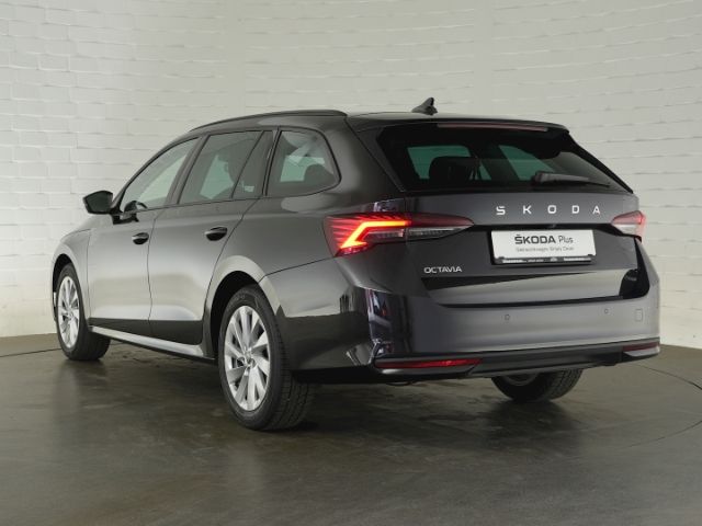 Octavia COMBI SELECTION TDI DSG+AHK+NAVI+RÜCKFAH