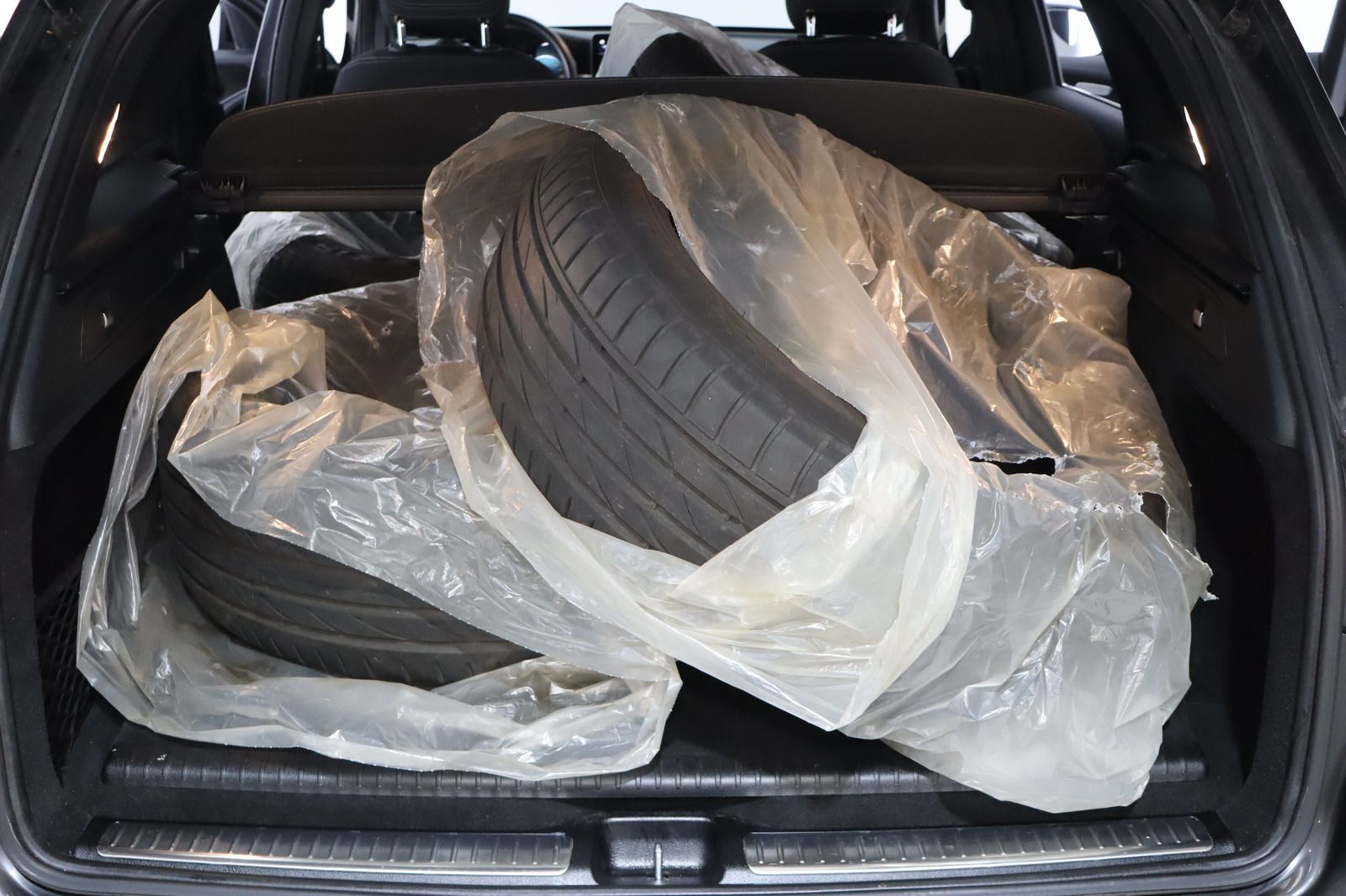 Fahrzeugabbildung Mercedes-Benz GLC 300 e 4Matic * DIS * RFK * LED