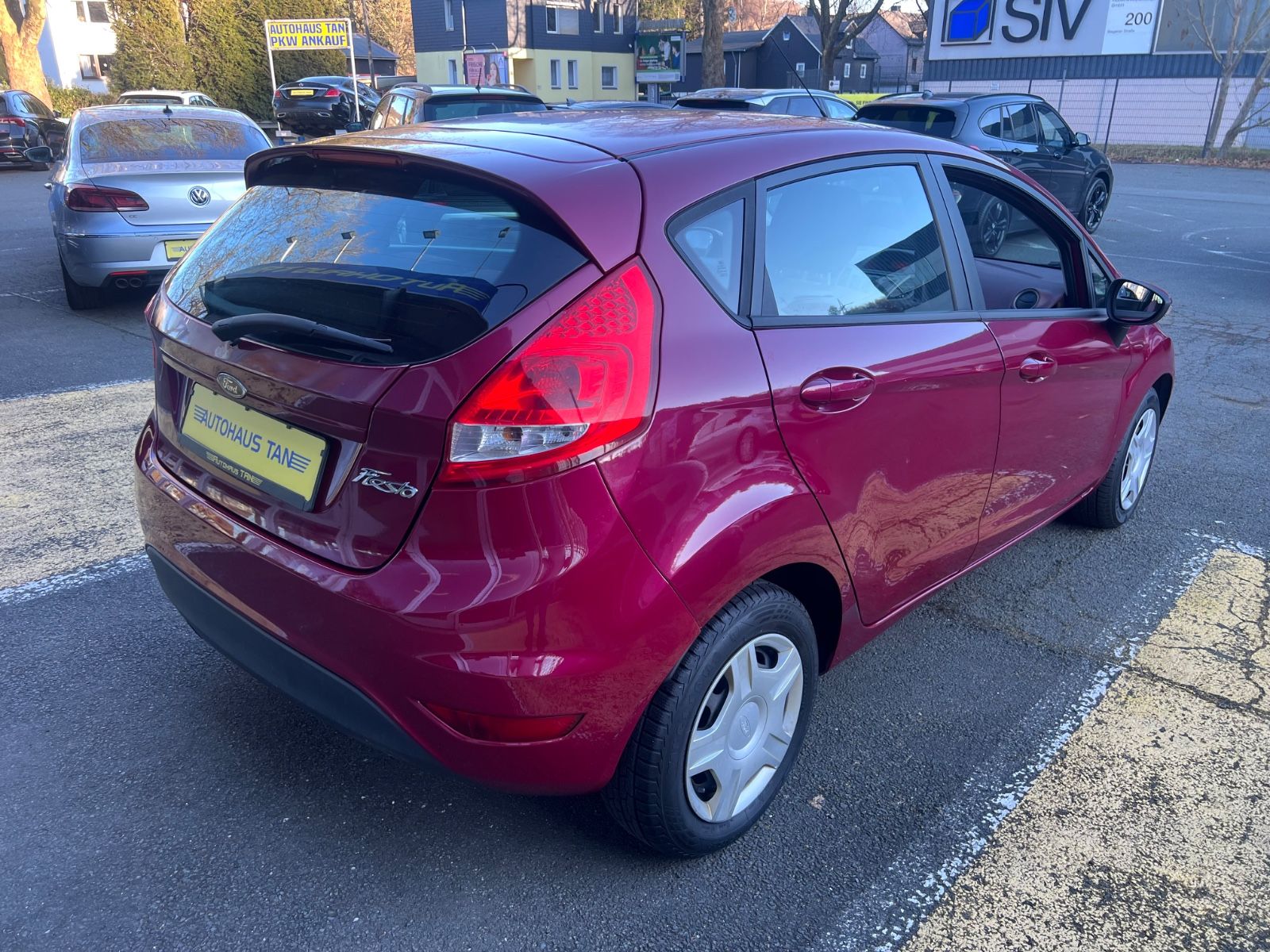 Fahrzeugabbildung Ford Fiesta Sonderlack *4/5 TÜRIG*