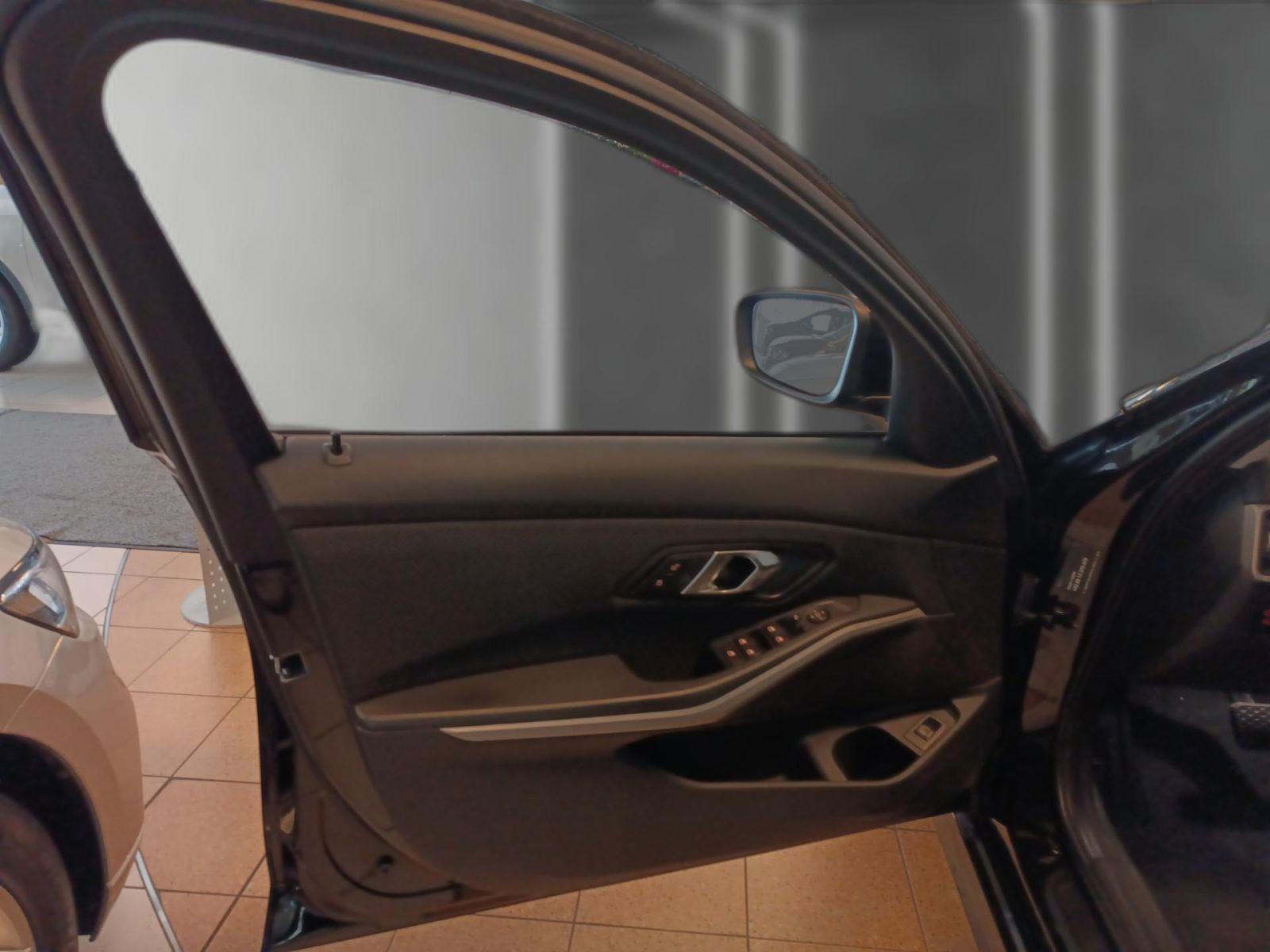 BMW 3 Series i Touring Advantage Steptronic *AHK*R-CAM*, миниатюра 9