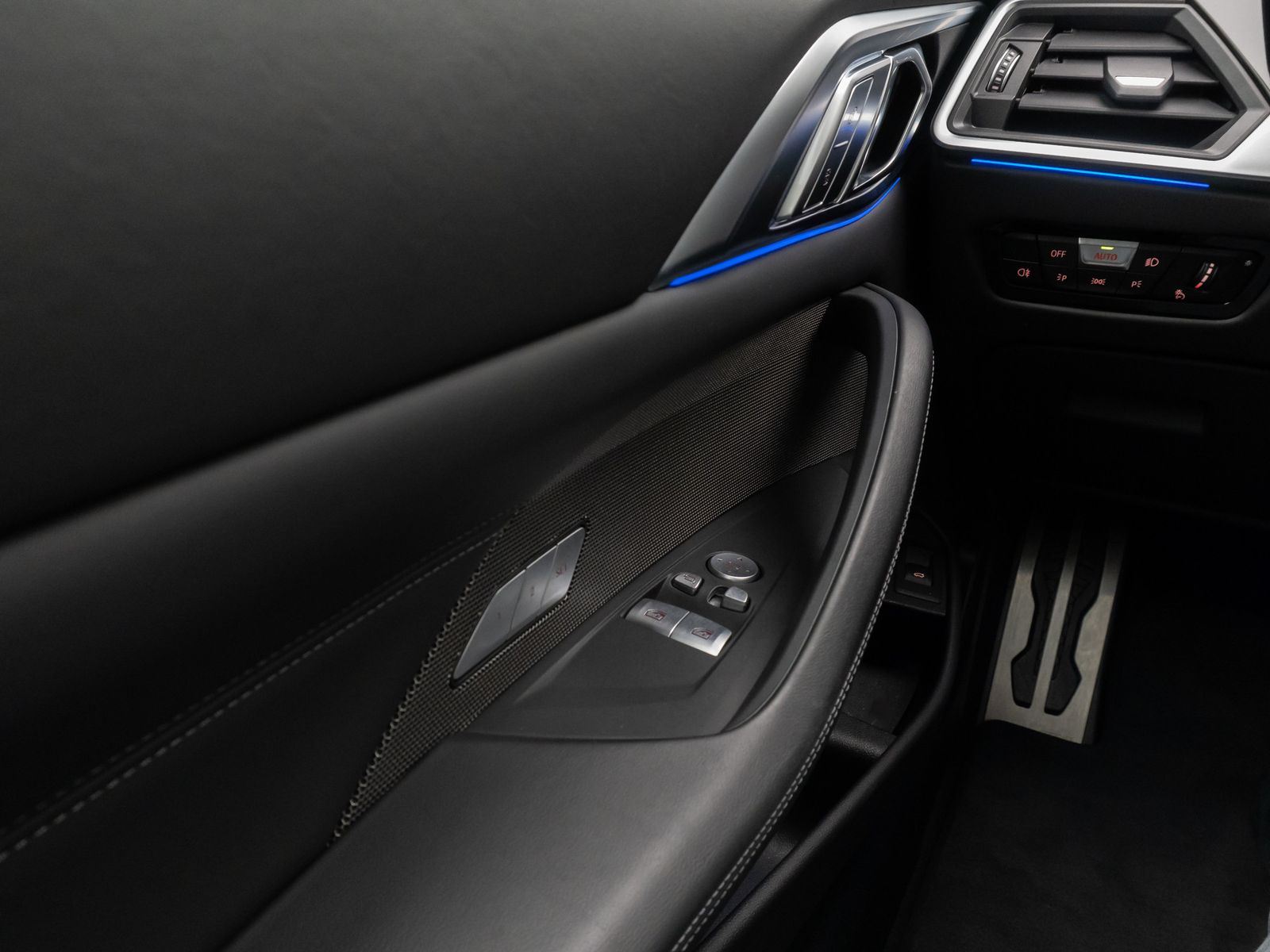 Fahrzeugabbildung BMW M4 Competition xD 360°M Drivers MCarbon MegaVoll