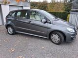 Mercedes-Benz B 150 -   grau metallic - gebrauchte Mercedes-Benz B 150 aus dem Jahr 2008