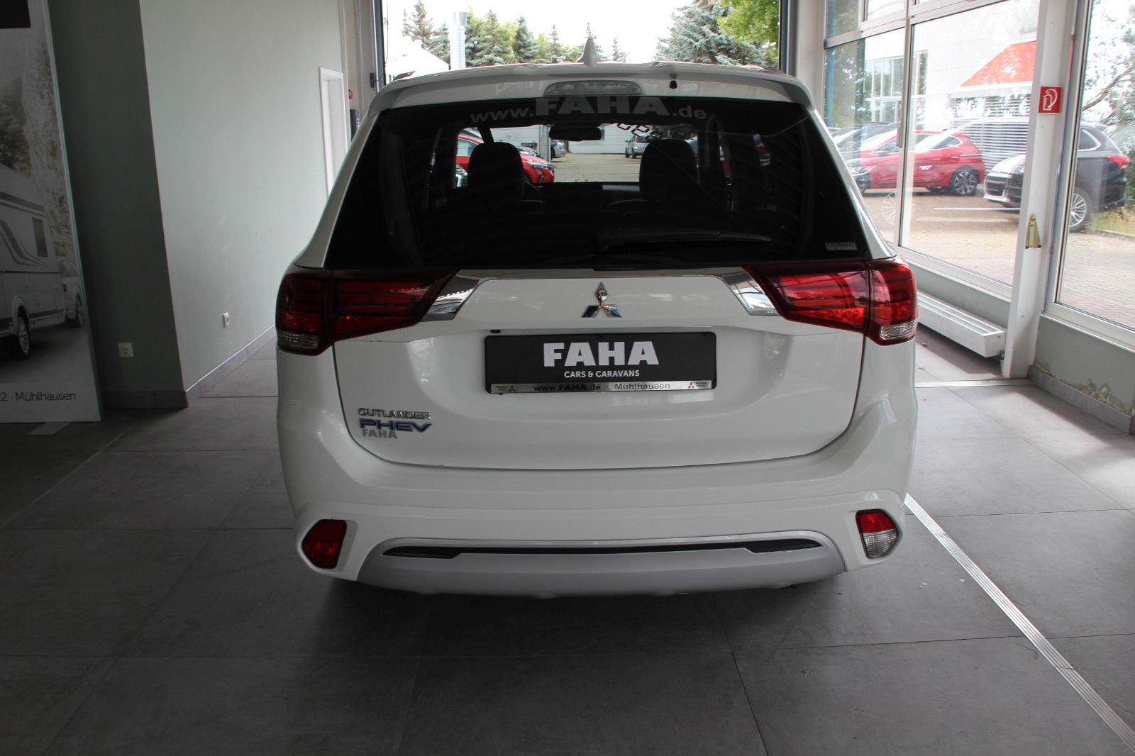 Fahrzeugabbildung Mitsubishi Outlander PHEV Basis Spirit 4WD